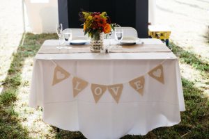 Sweetheart-Table-with-Burlap-Table-Runner-1024x683
